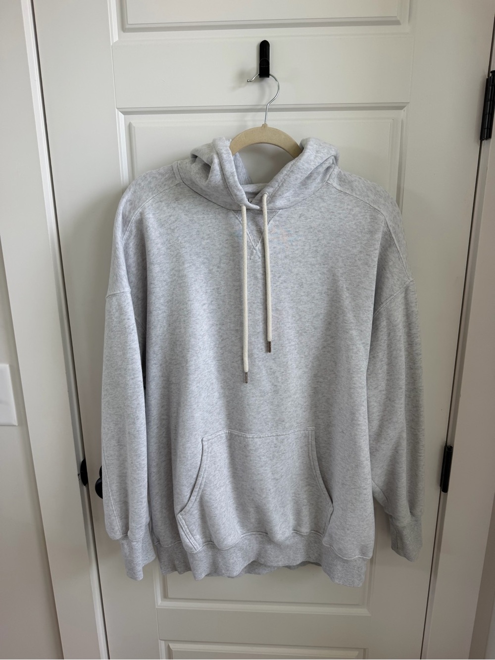 Aerie Light Gray Pullover Hoodie - Casual Comfort